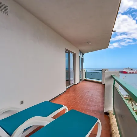 Frontline Ocean View Cristianos Apartment *